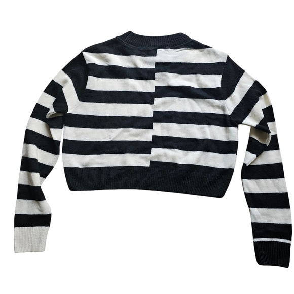Collusion Women’s sweater black and white striped crew neck size 4/Small crop - Picture 2 of 6